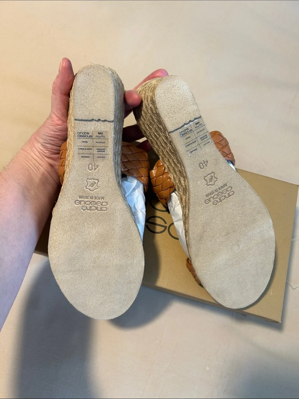 Andre Assous Aria Wedge Sandal Color: Cuero Size 10 NWT